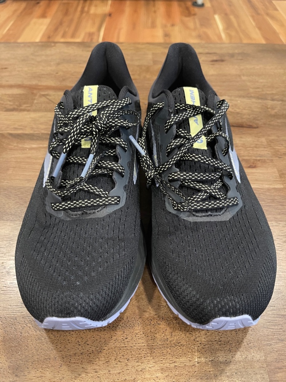 Brooks Black and Gray Women's Running Shoes - Picture 3 of 6